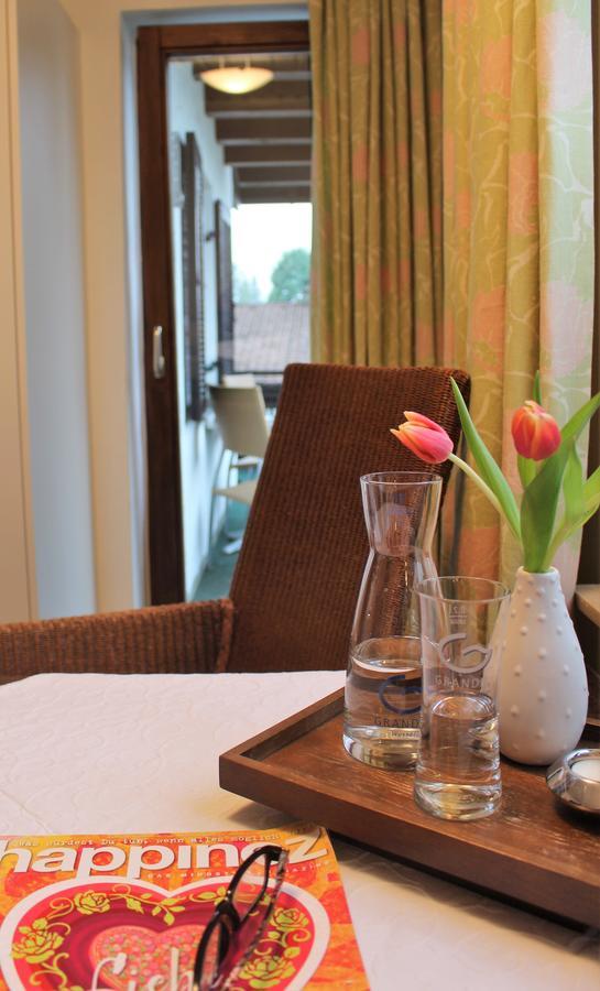 Gaestehaus Schmid Hotel Оберщауфен Екстериор снимка